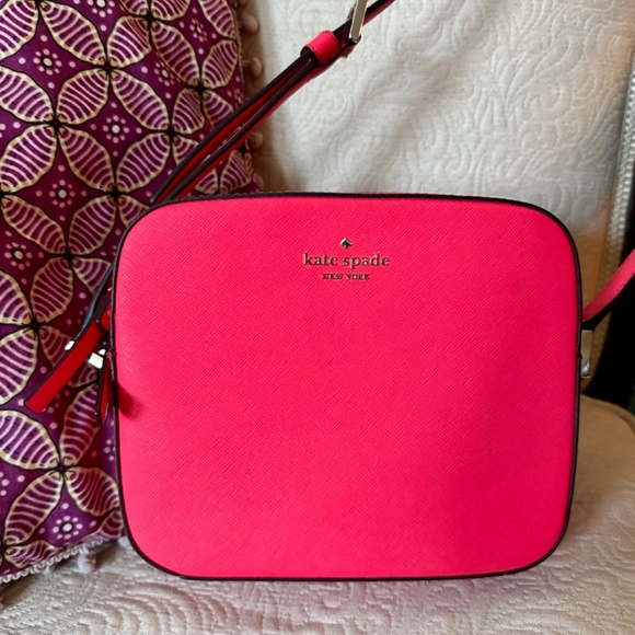 Kate Spade ‘Harper’ crossbody bag, hot pink, EUC - Picture 4 of 5